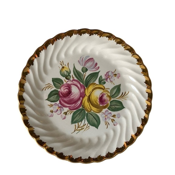 Vintage Royal China, Warranted 22Kt Gold Quban Royal Dinner Plate - Picture 1 of 5